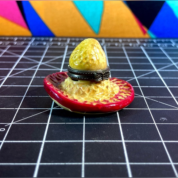 Vintage Sombrero With Lemon Wedge Limoges Style Hinged Trinket Box - Picture 6 of 12
